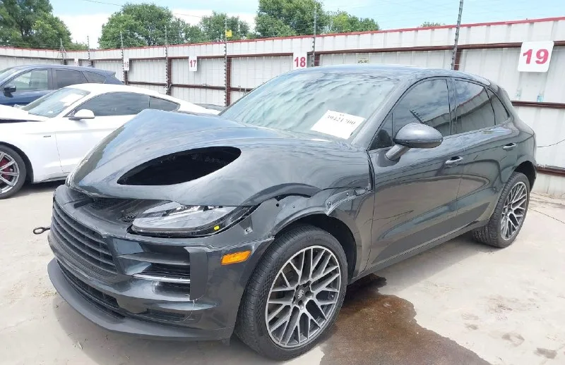 Porsche Macan – aukcja Copart/IAAI USA, import do Warszawy