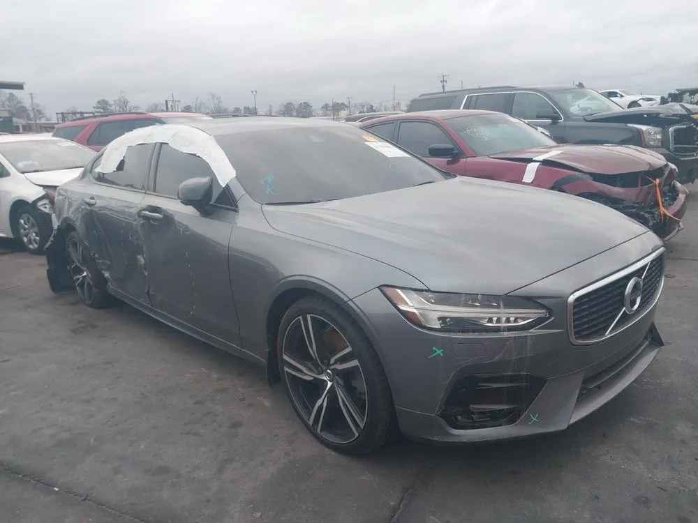 Volvo S90 T6 – aukcja Copart/IAAI USA, import do Warszawy